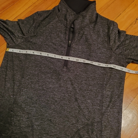 Lululemon Pace Pusher 1/2 zip Pullover. Black and dark grey. Size 6. - Picture 11 of 12